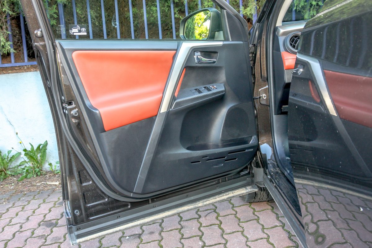 TOYOTA RAV 4