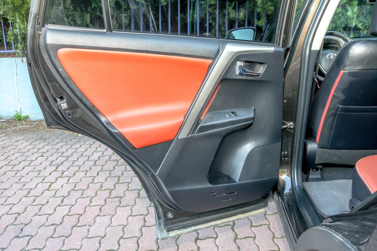 TOYOTA RAV 4