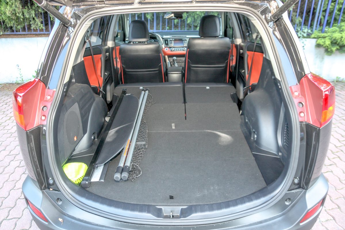 TOYOTA RAV 4