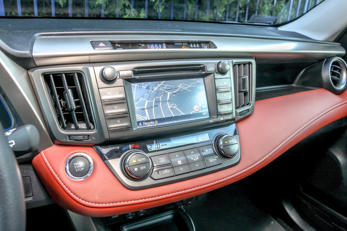 TOYOTA RAV 4