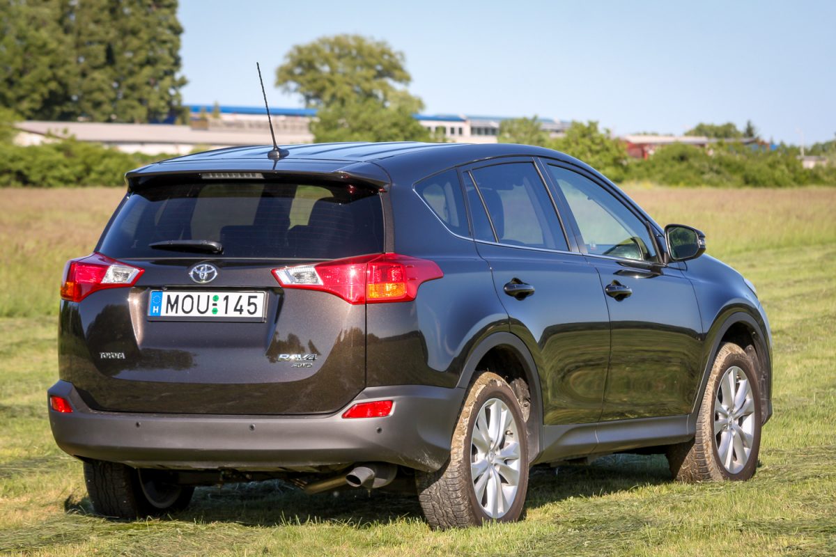 TOYOTA RAV 4