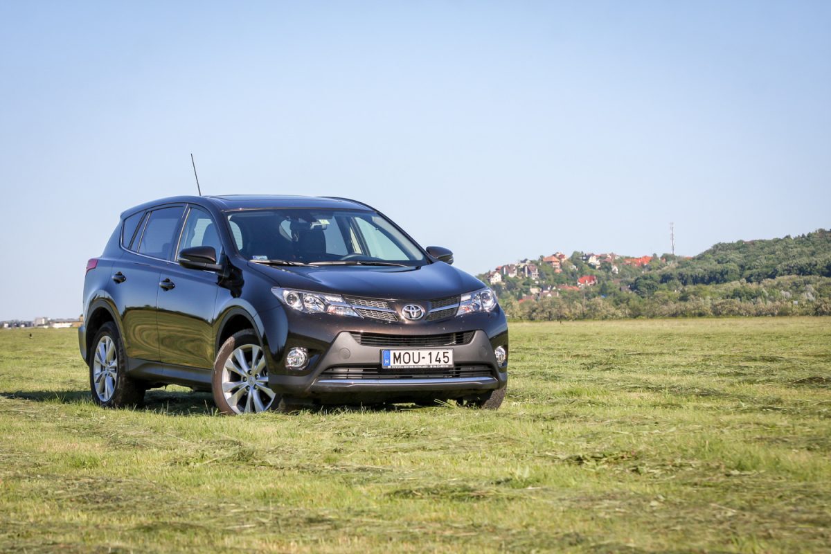 TOYOTA RAV 4