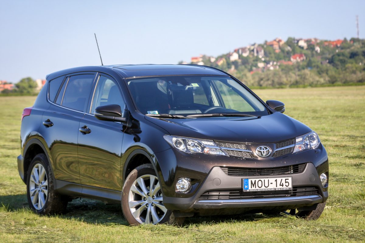 TOYOTA RAV 4