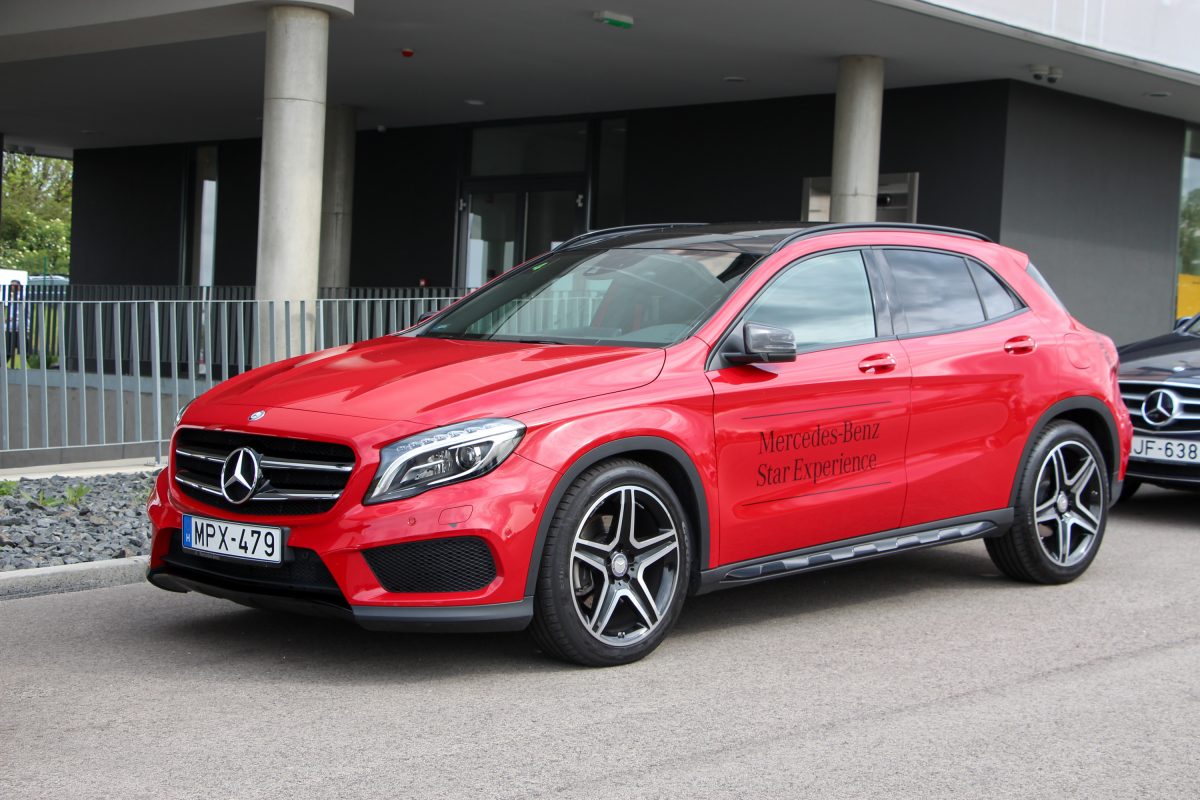 MERCEDES-BENZ