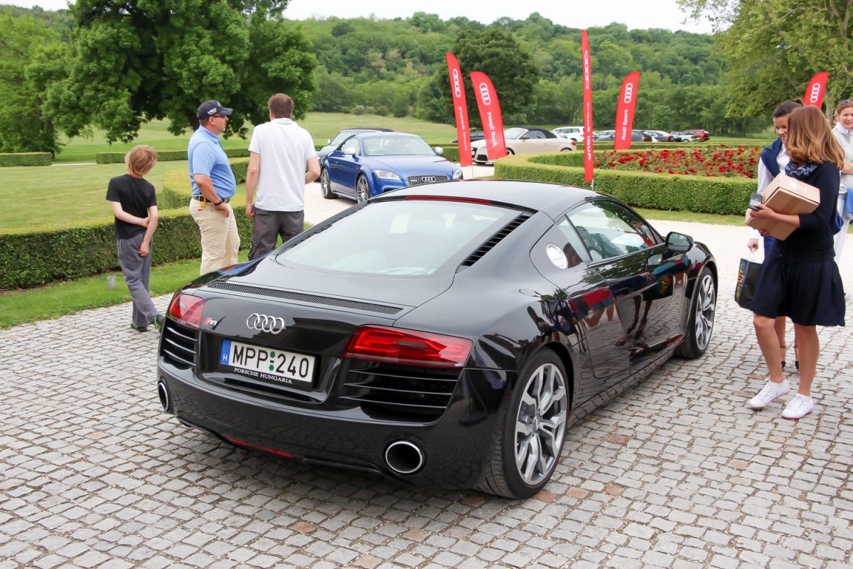 AUDI