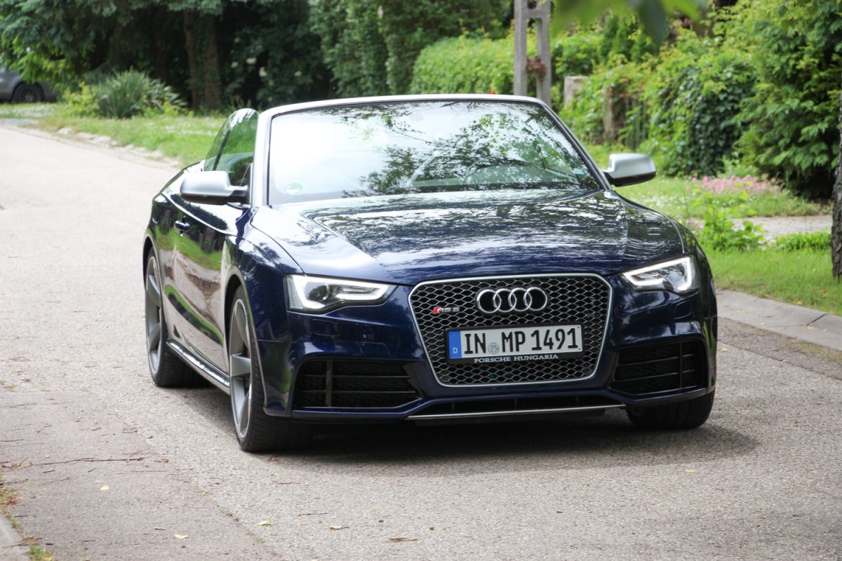 AUDI