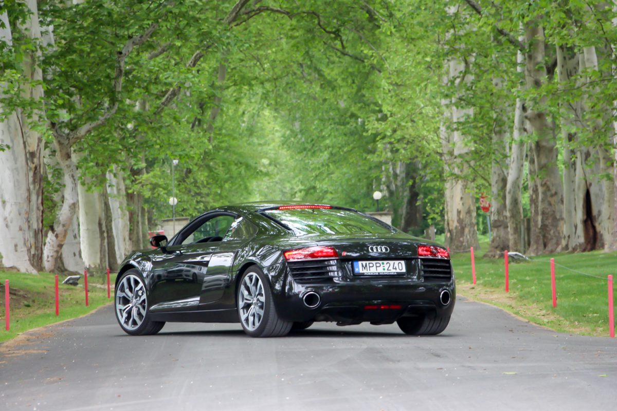 AUDI