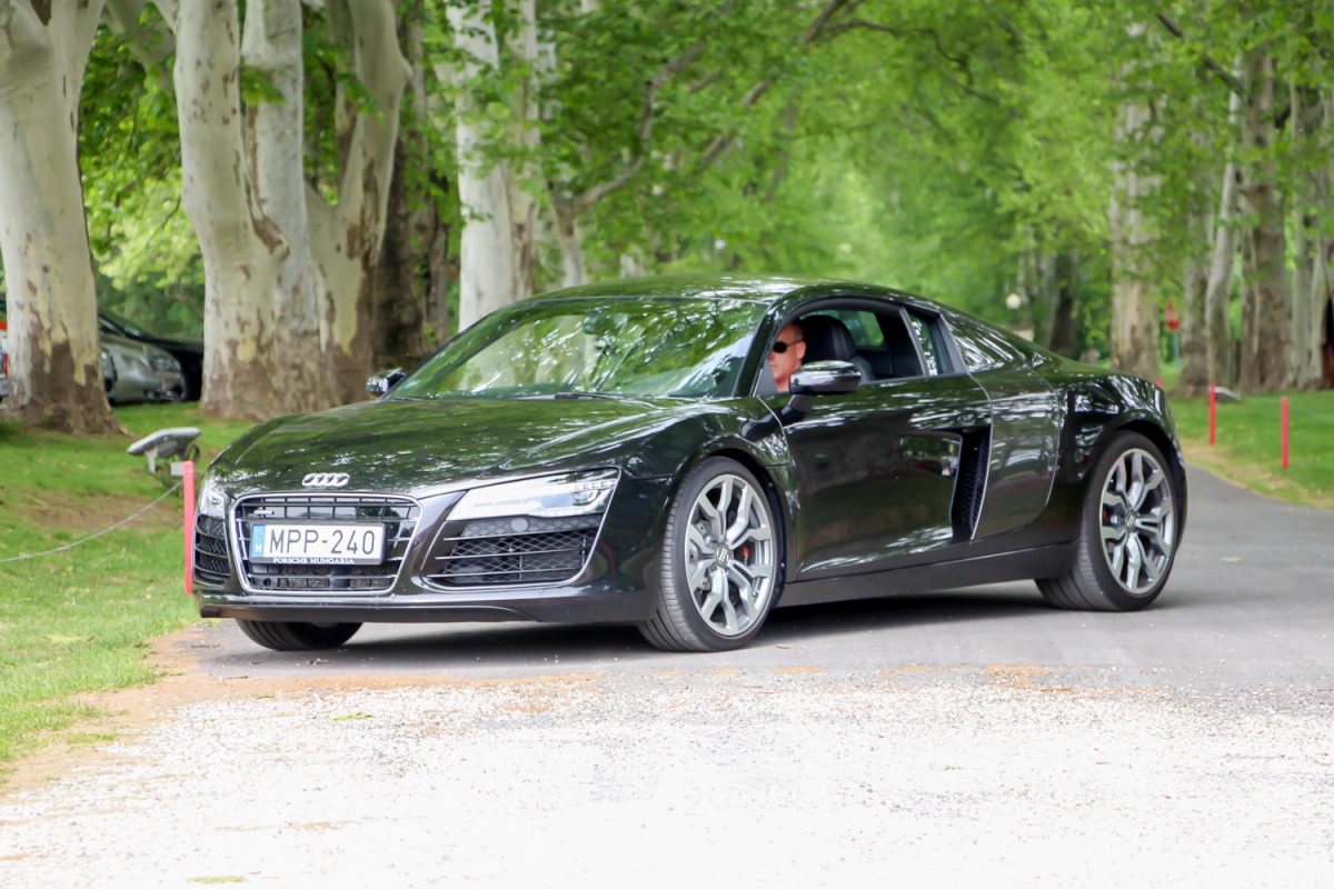 AUDI