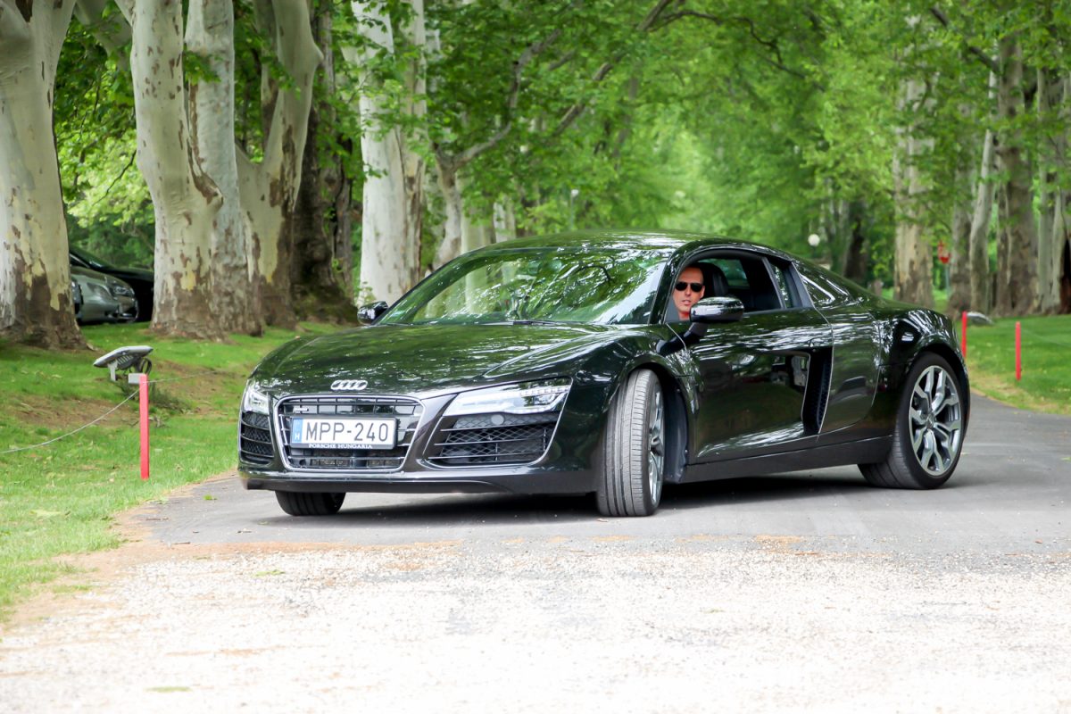 AUDI