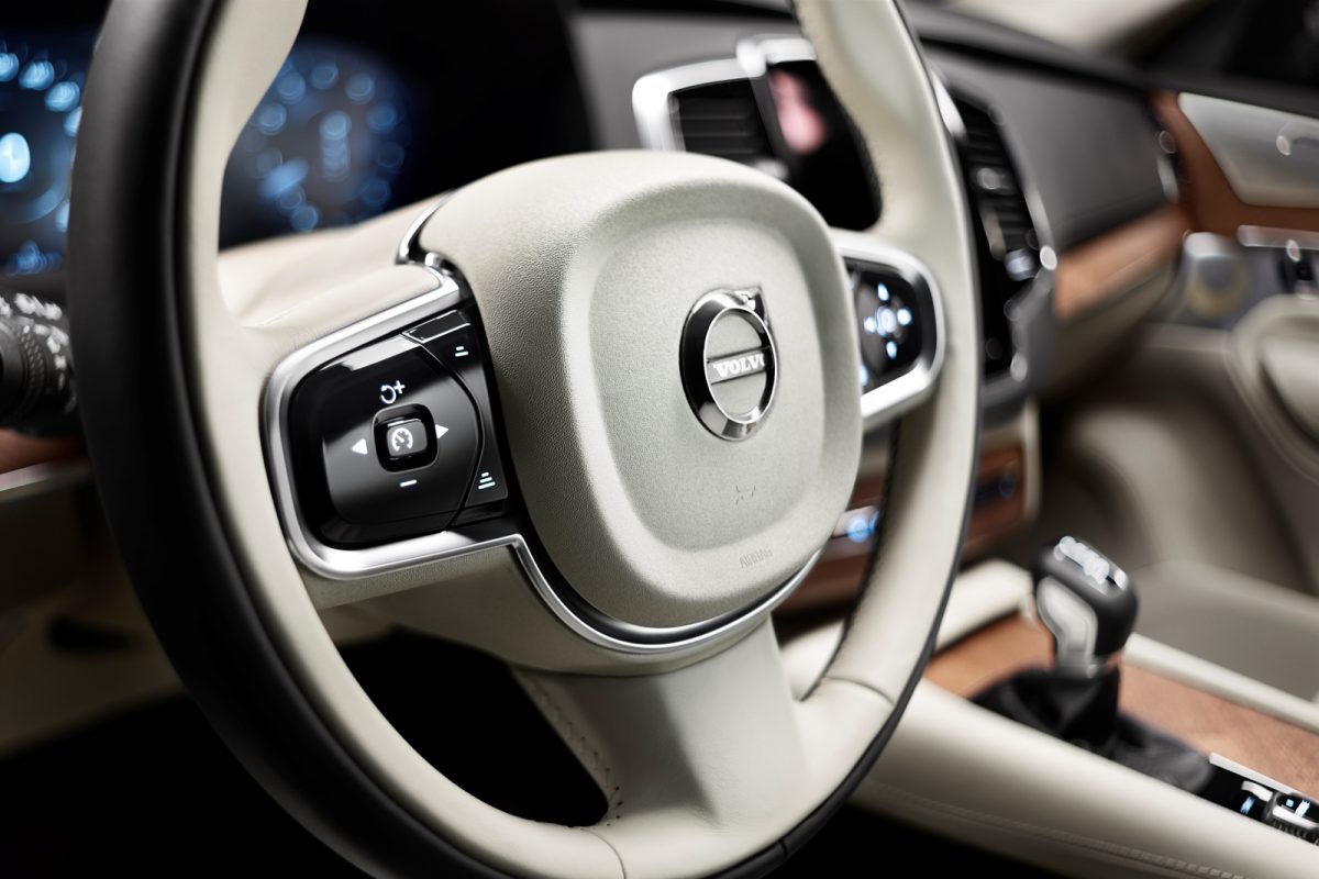 VOLVO