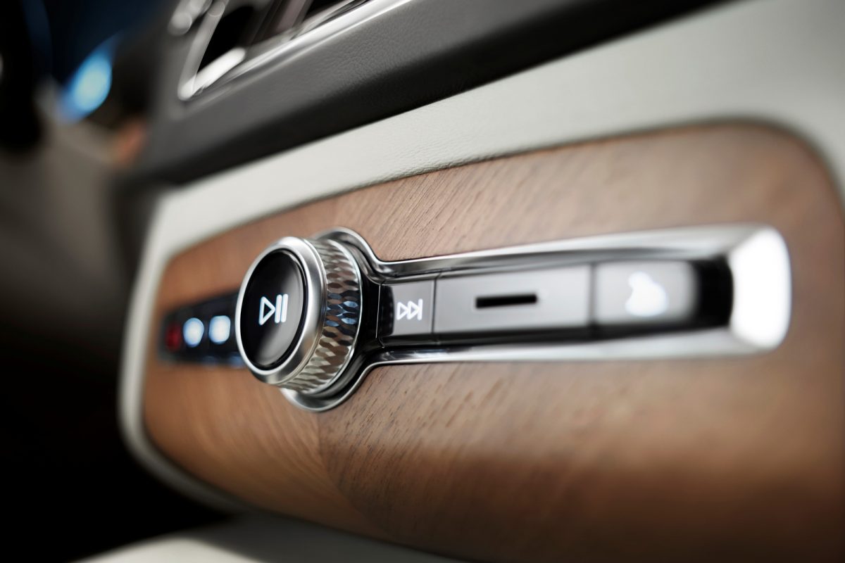 VOLVO