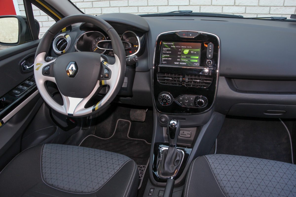 RENAULT CLIO