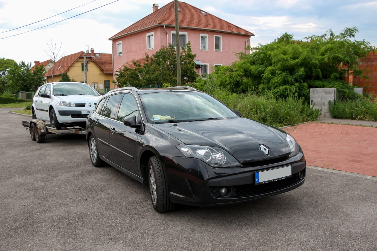 RENAULT