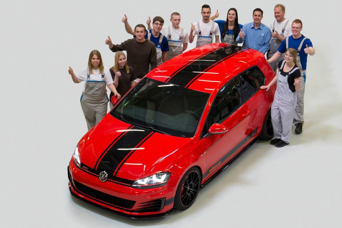 VOLKSWAGEN GOLF