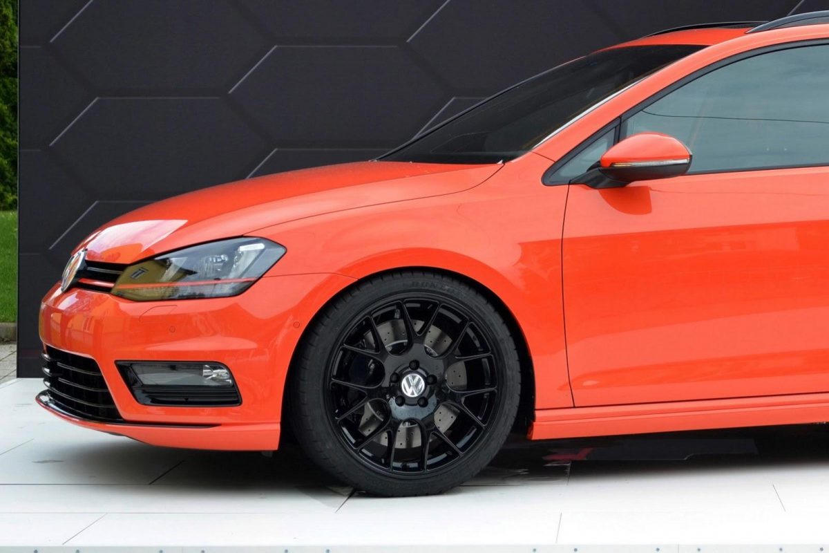 VOLKSWAGEN GOLF