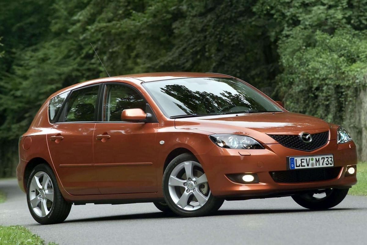 MAZDA 3