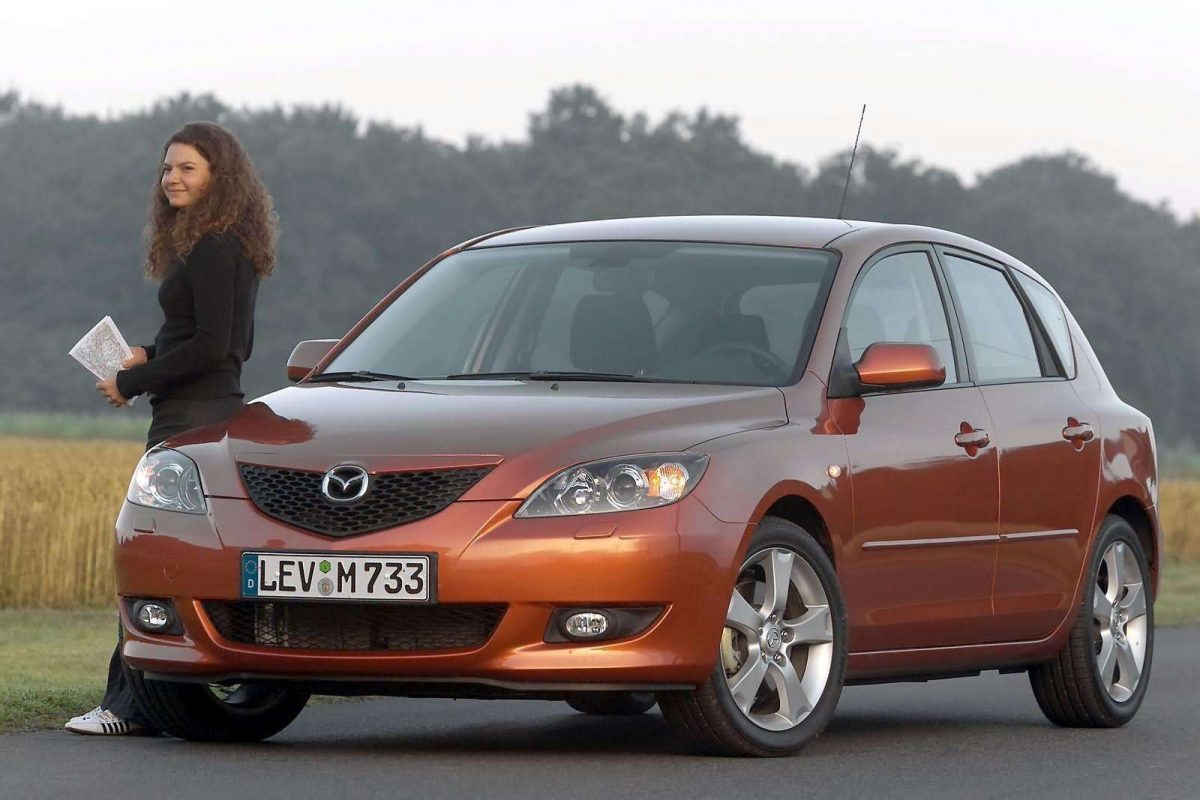 MAZDA 3
