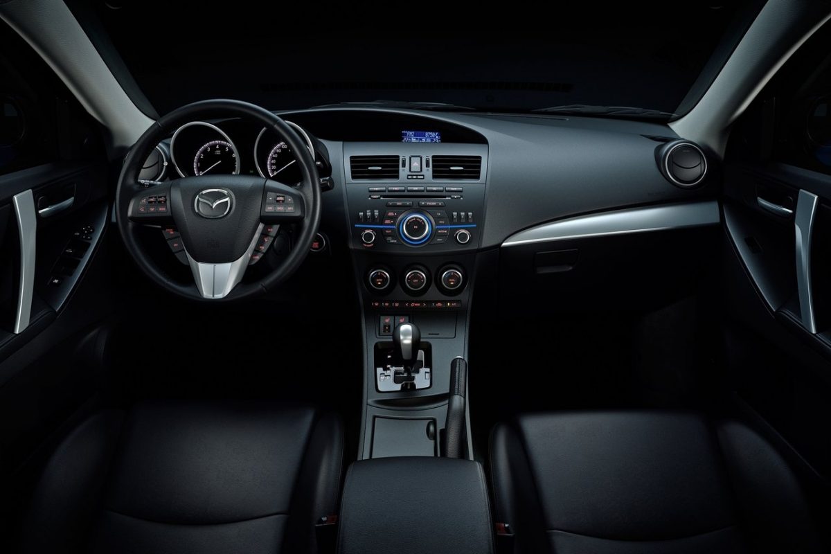 MAZDA 3