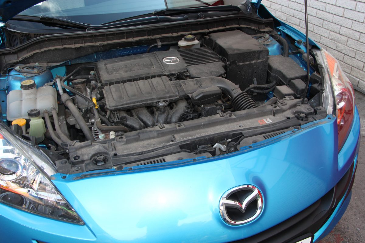 MAZDA 3