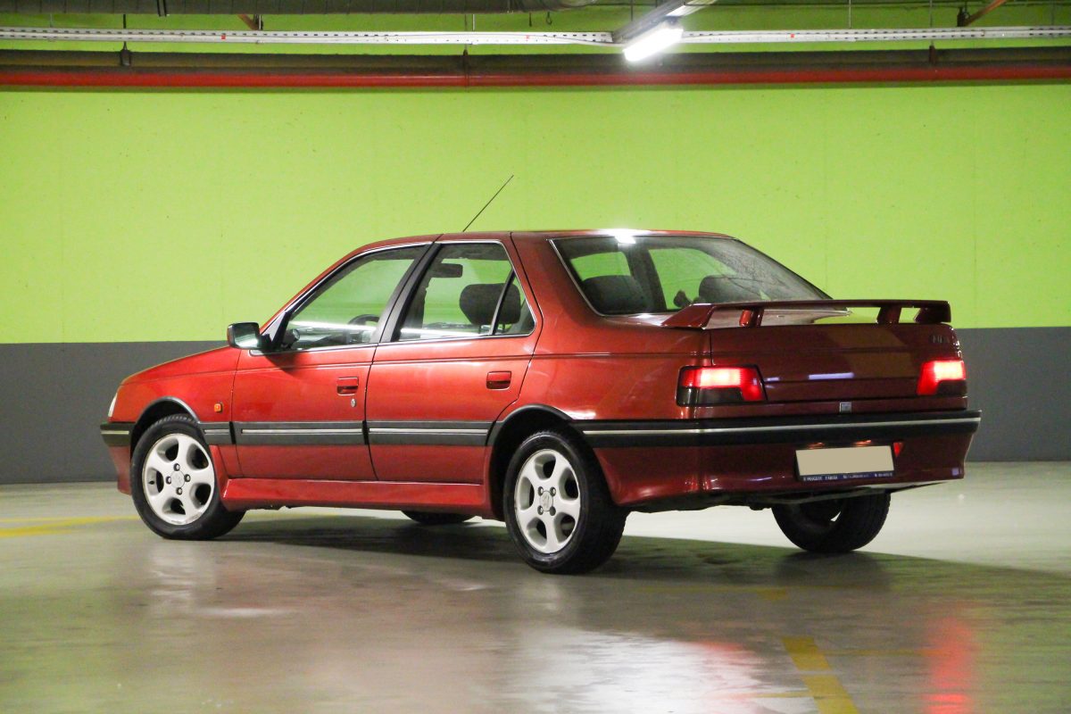 PEUGEOT 405