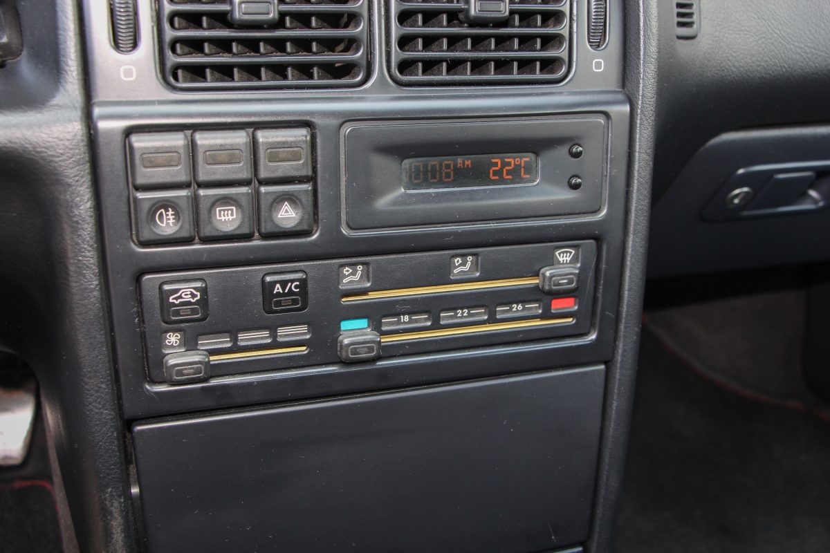 PEUGEOT 405