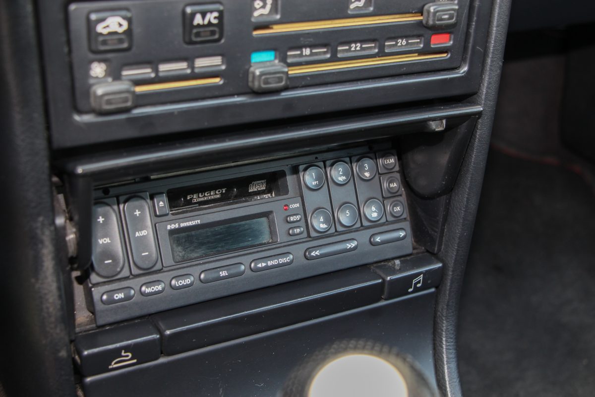 PEUGEOT 405