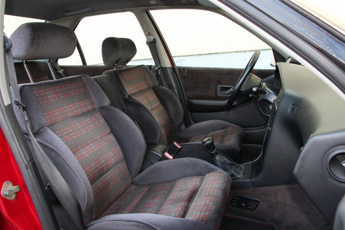 PEUGEOT 405