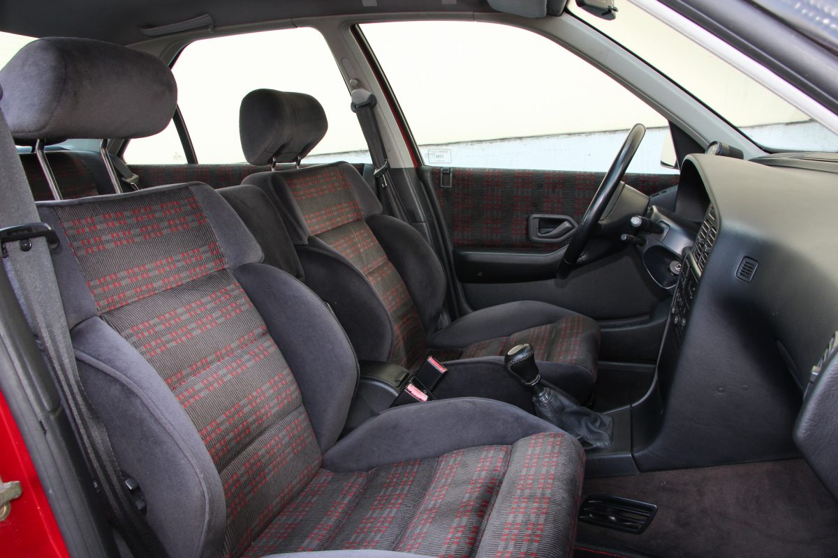 PEUGEOT 405
