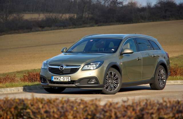 Nagyot szól! Opel Insignia Country Tourer BiTurbo CDTI 4x4 teszt