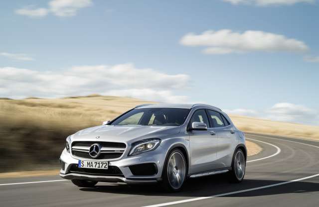 Brutális erő és rajtautomatika a Mercedes GLA 45 AMG-ben