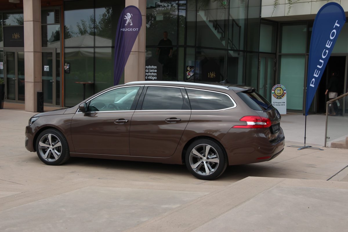 PEUGEOT 308