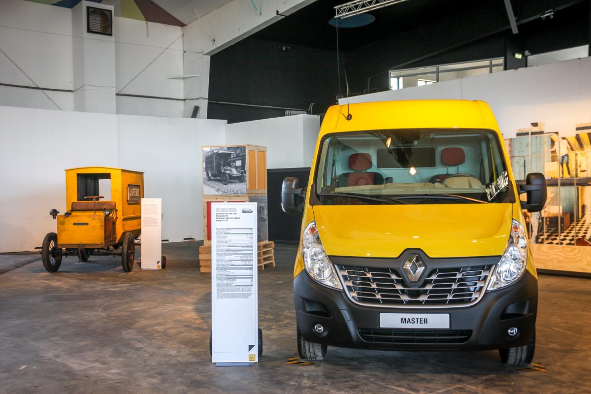 RENAULT