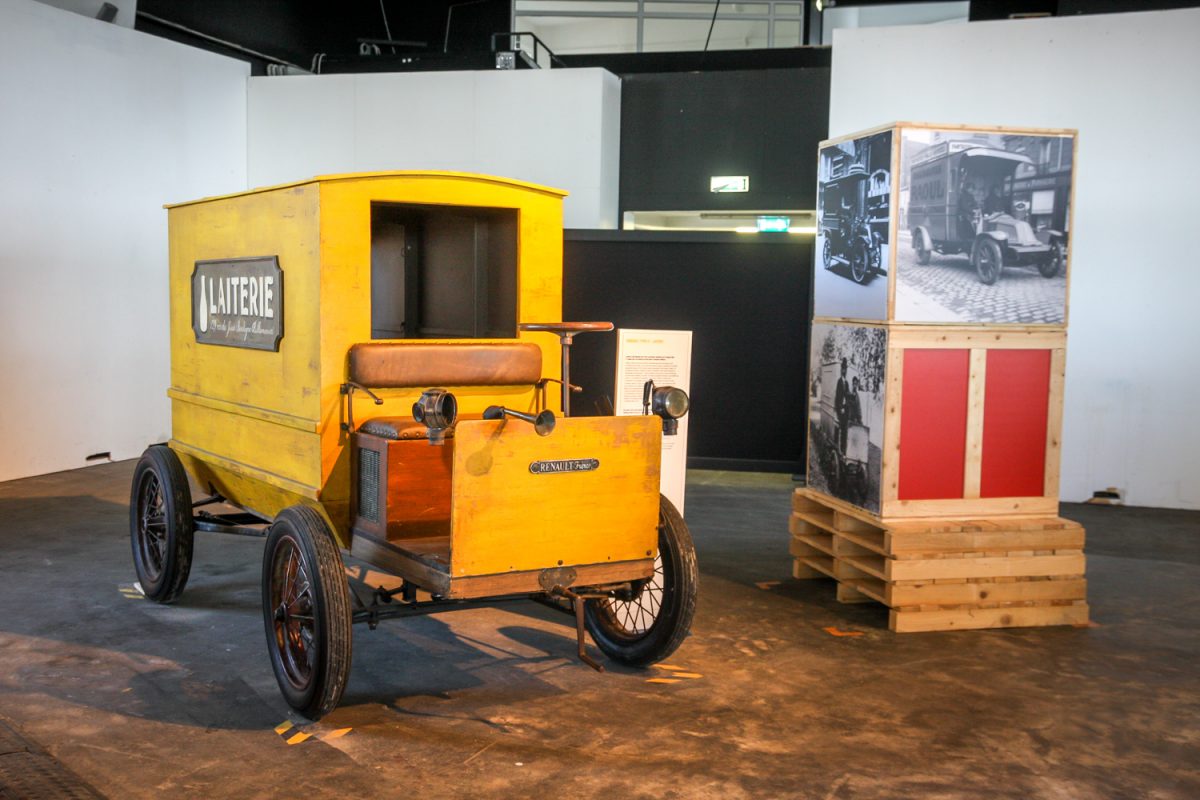 RENAULT