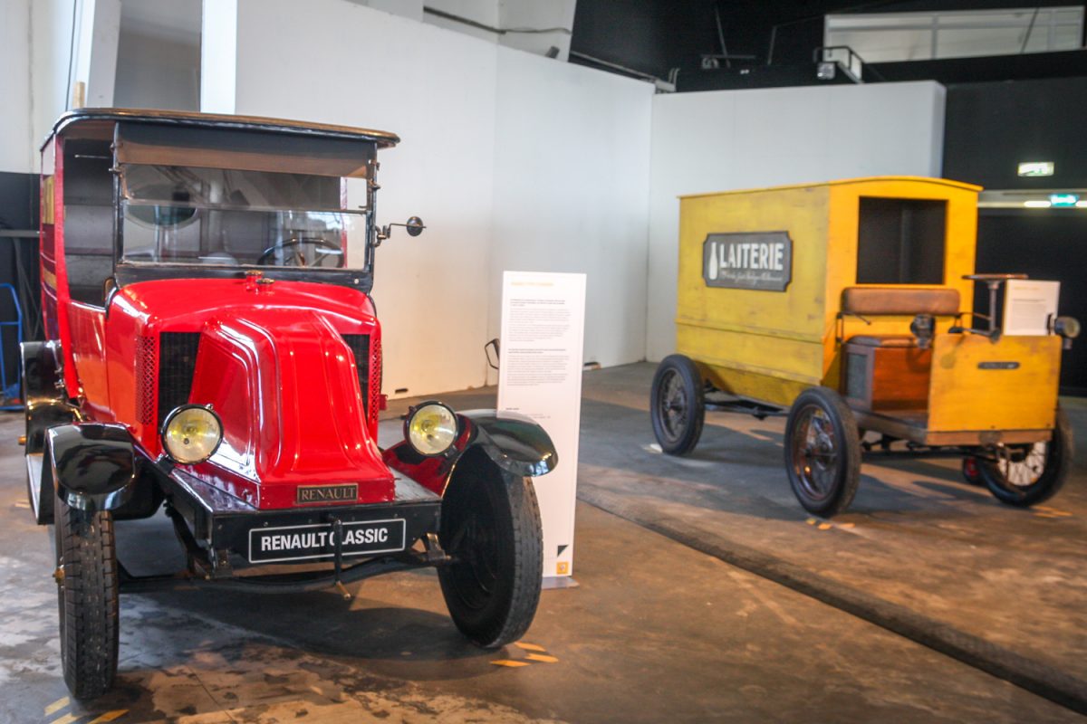RENAULT