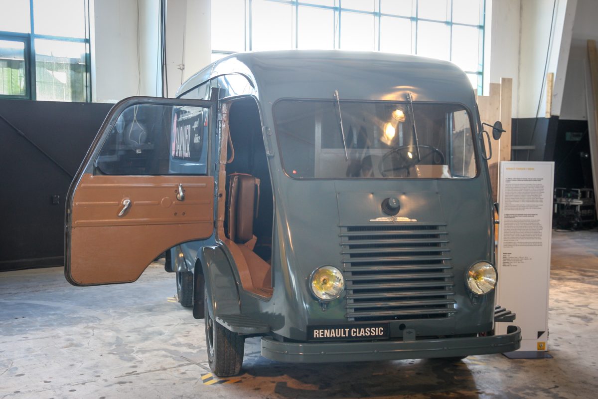 RENAULT