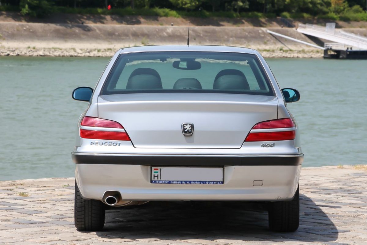 PEUGEOT
