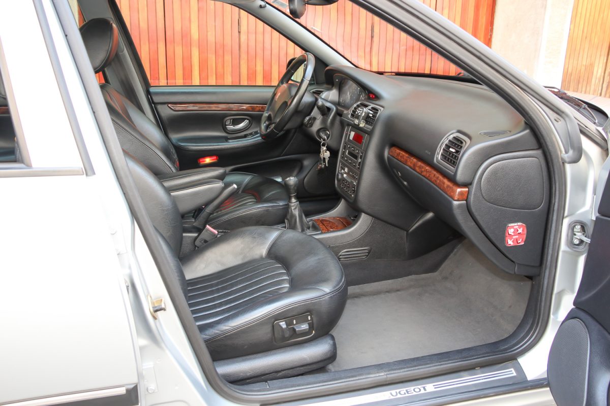 PEUGEOT