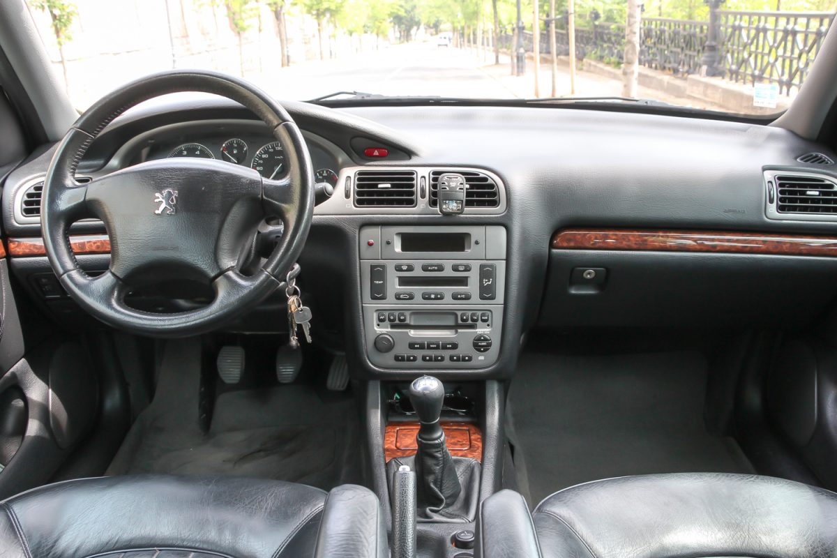 PEUGEOT