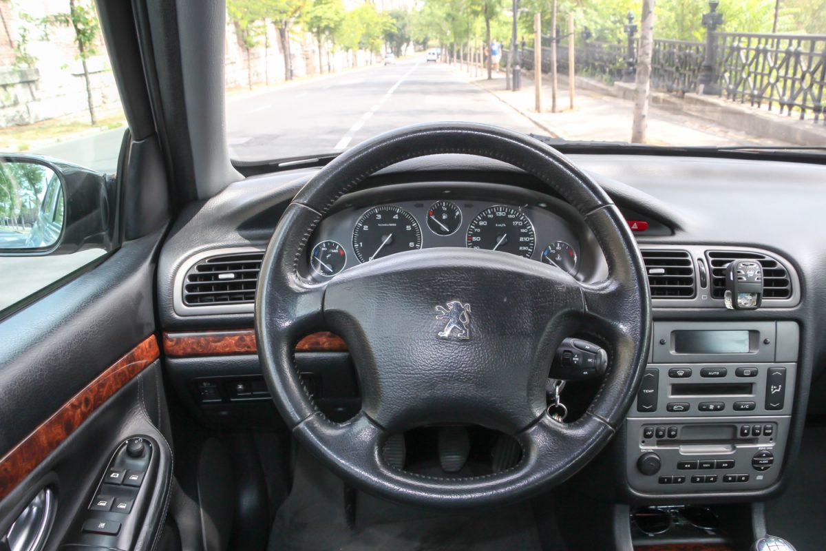 PEUGEOT
