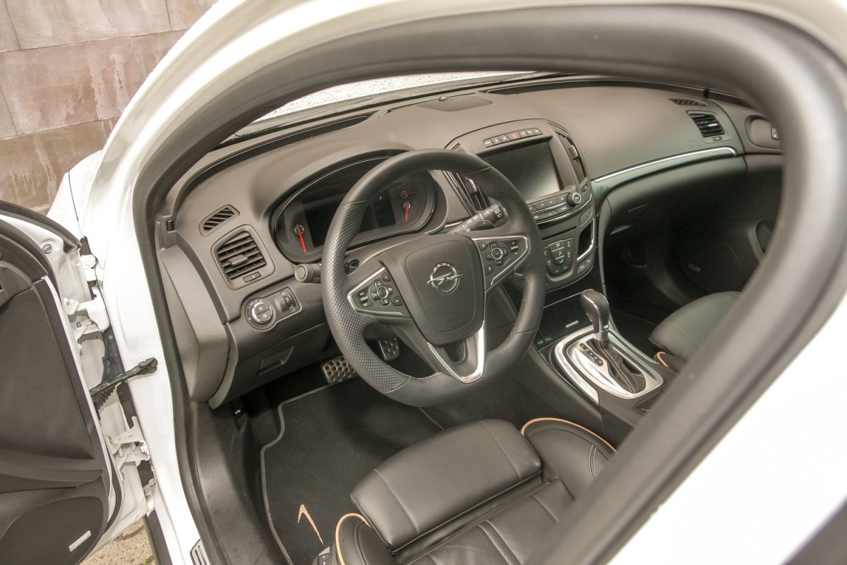 OPEL INSIGNIA