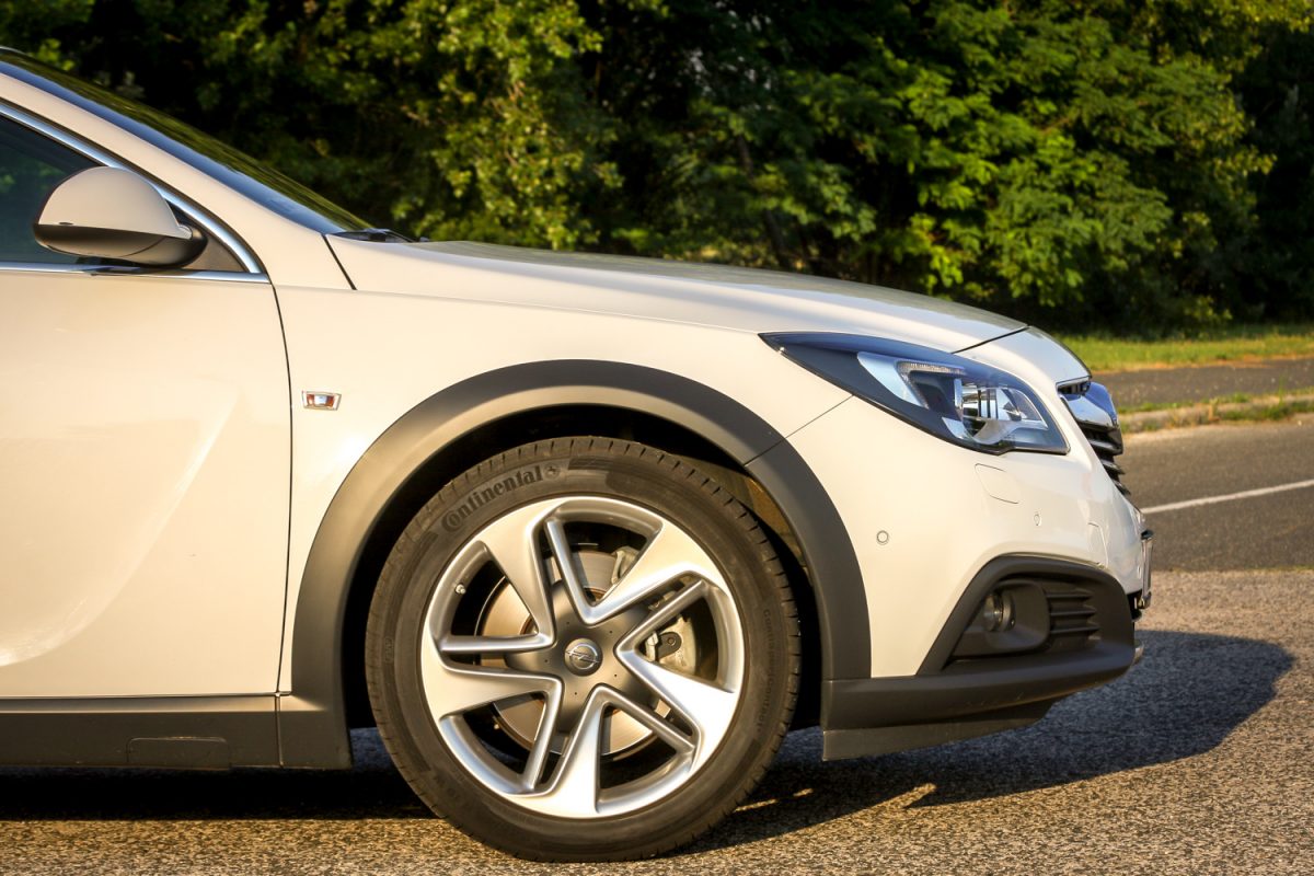 OPEL INSIGNIA