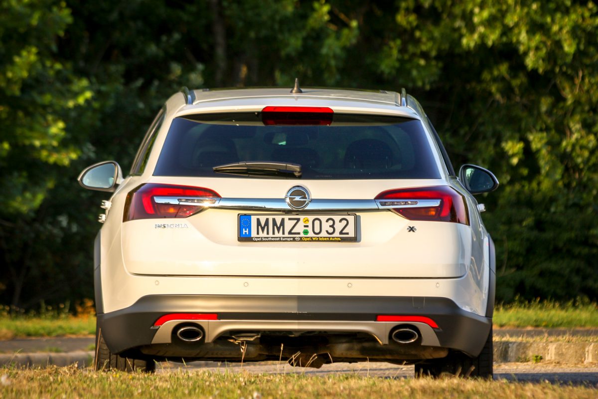 OPEL INSIGNIA