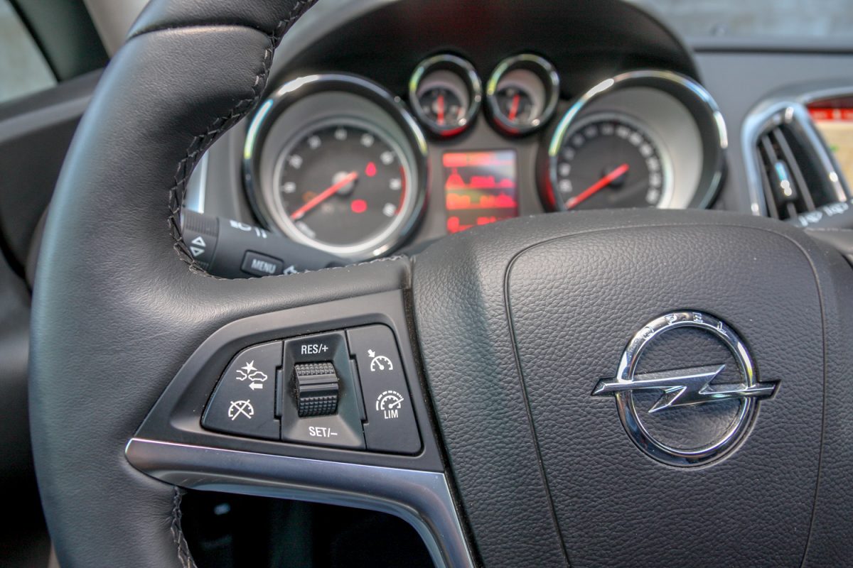 OPEL ASTRA J