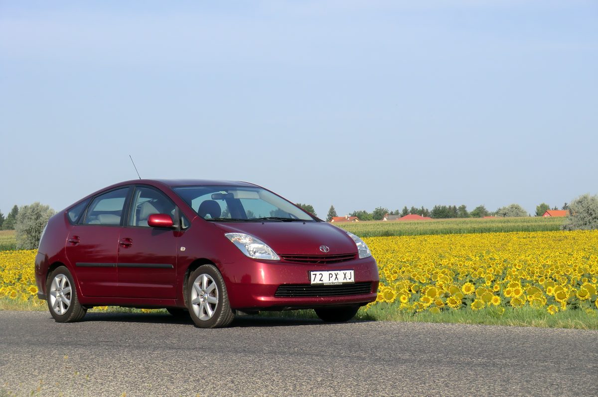 TOYOTA PRIUS