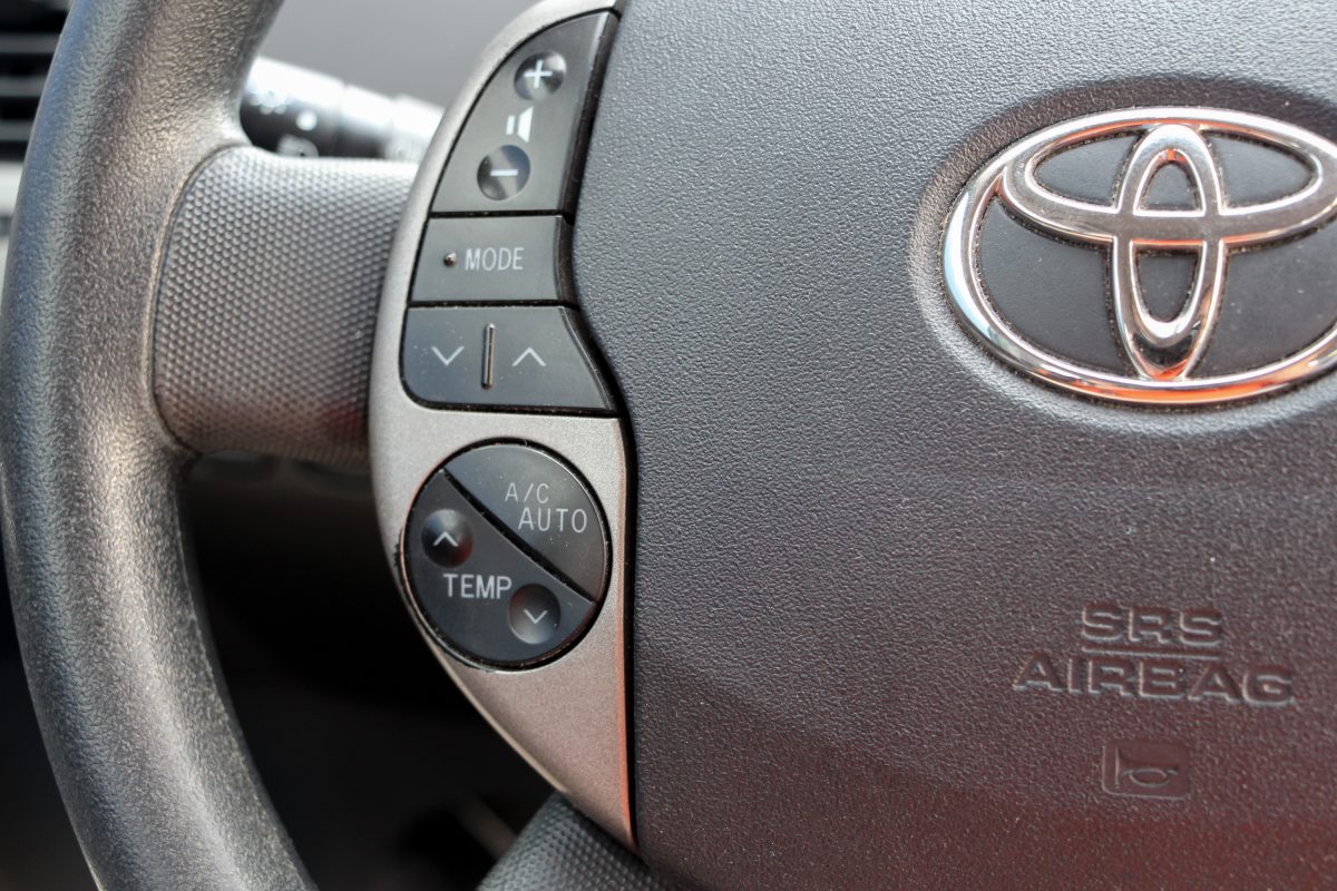 TOYOTA PRIUS