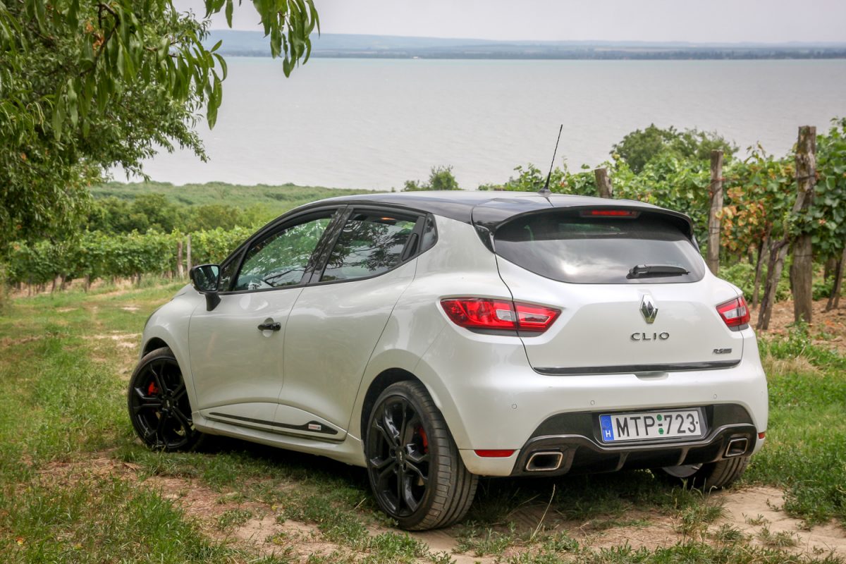 RENAULT