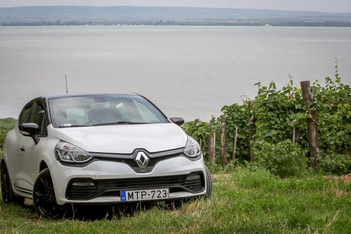 RENAULT