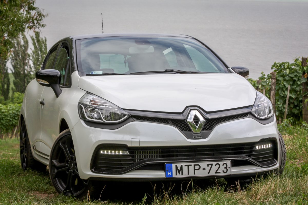 RENAULT