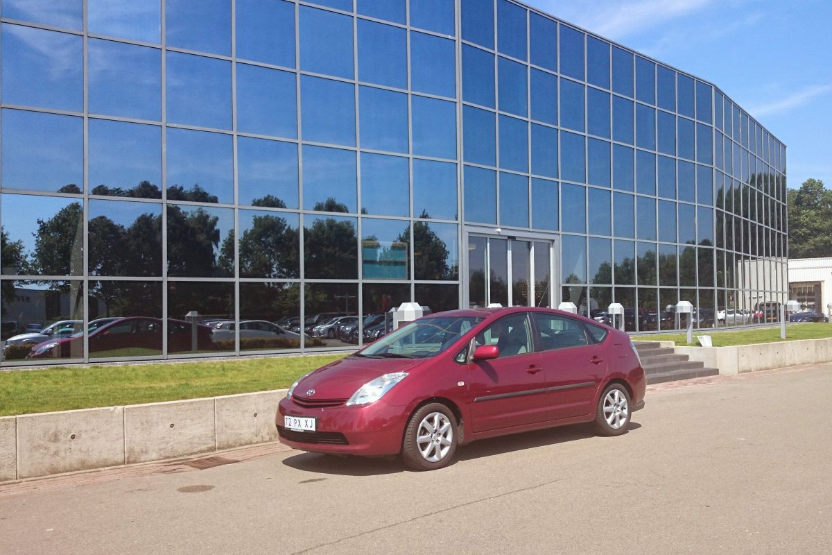 TOYOTA PRIUS