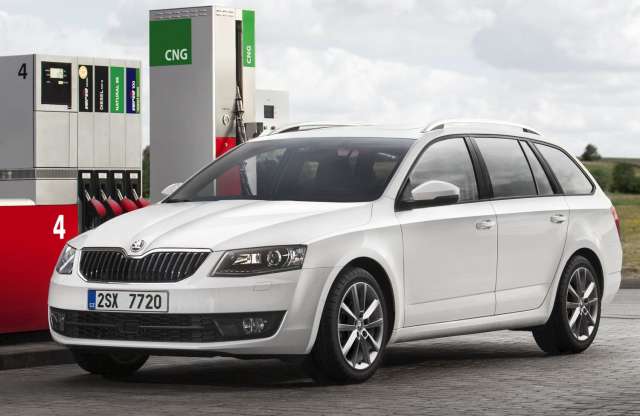 Skoda Octavia 1330 km-es hatótávval. És nem dízel